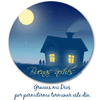 casa y luna en la noche